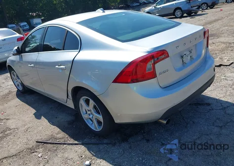 2012 Volvo S60 T5 z USA, uszkodzony, nr VIN YV1622FS5C2120534